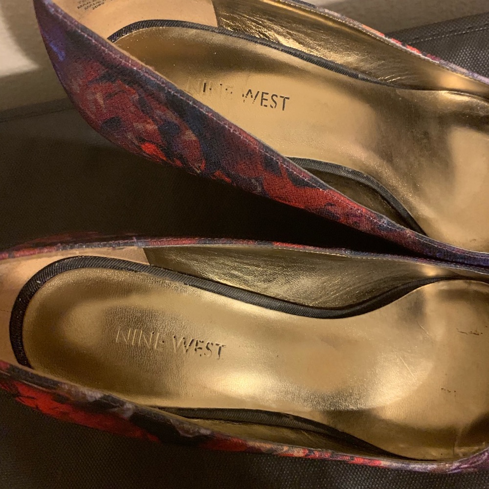 Shoes - Picture 3 of 4